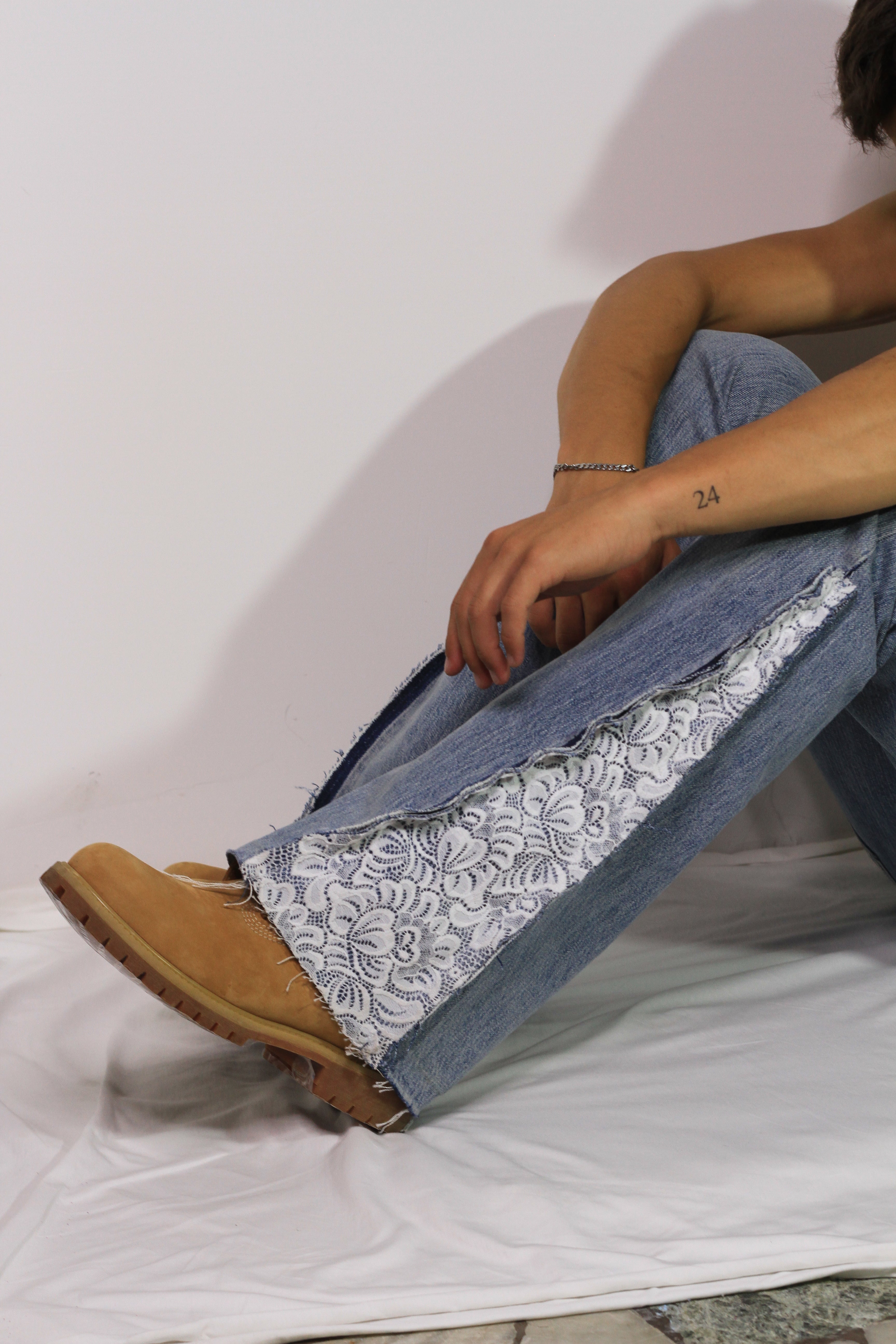 JESUS JEANS